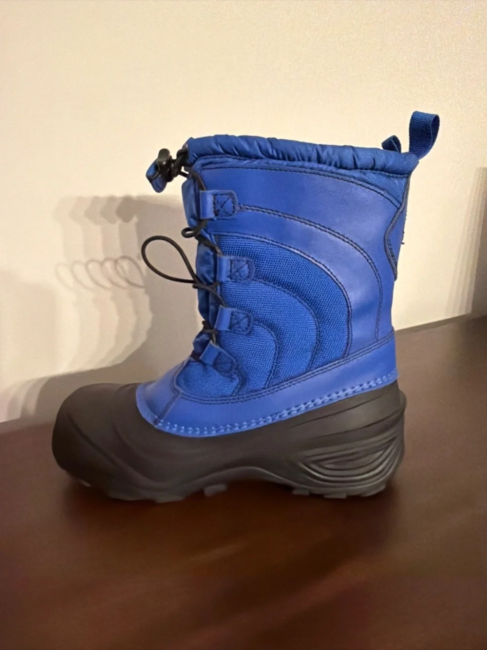 The North Face Alpenglow IV 4 Size 5 Blue/Black Winter Snow Boots NF0A2T5P